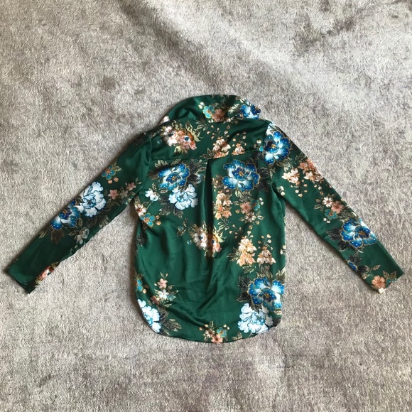 Green silky floral shirt - Picture 2 of 6